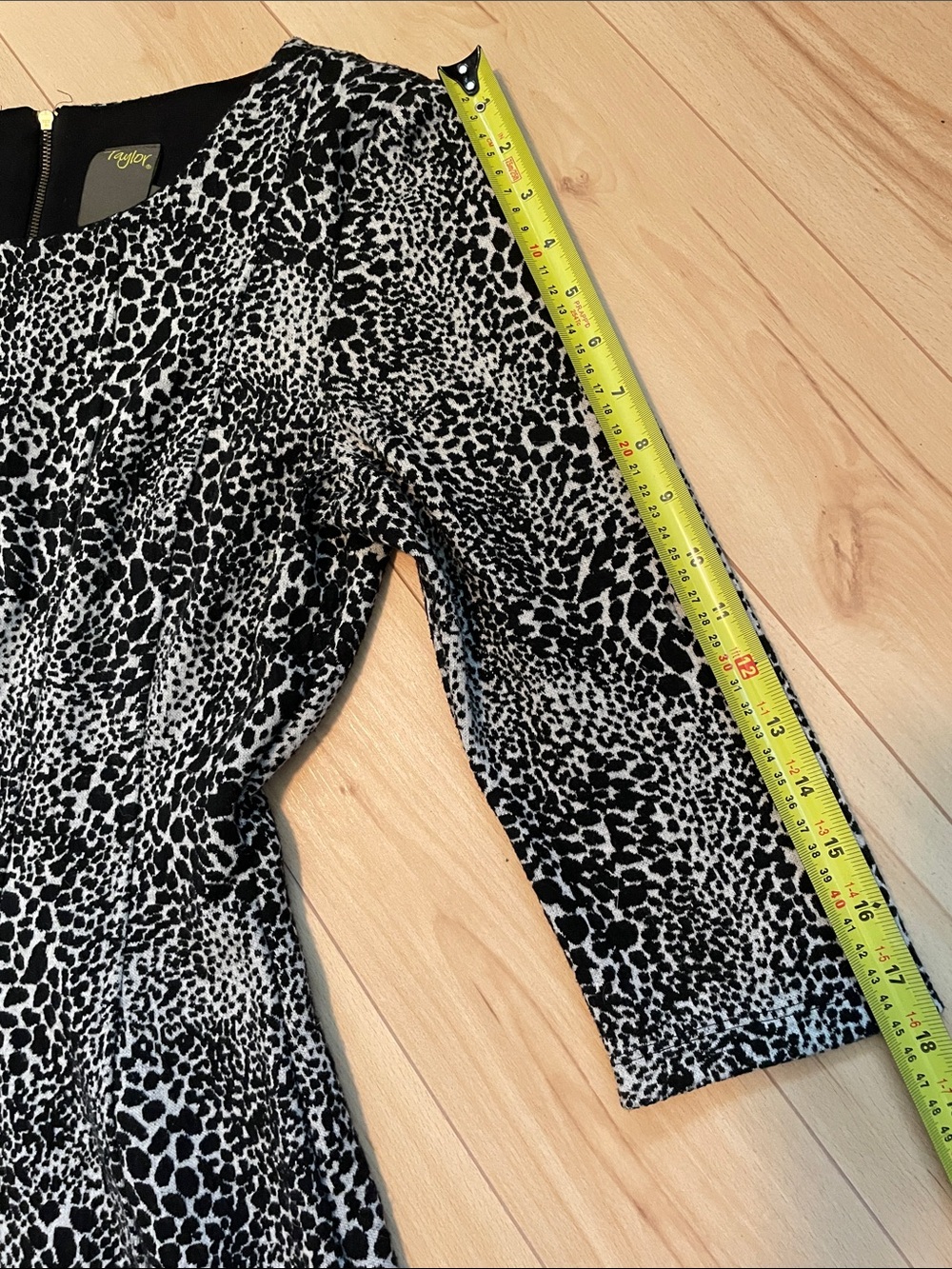 Taylor Sz 8 Animal-Print Knit Midi Dress - Picture 6 of 8